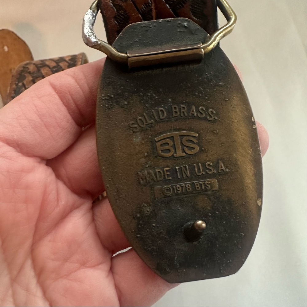 Hand Tooled Belt with Buckle 42-44 - Picture 6 of 10